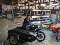 <strong>Прославленный гонщик Сергей Карякин оценил мотоциклы для викторины «Опорный край»</strong>