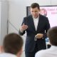 Евгений Куйвашев в День знаний рассказал 11-классникам школы в Белокаменном о нужных для региона профессиях будущего