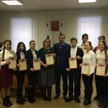 Школьников наградил прокурор района