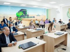 С поля – за парту: в помощь аграриям в Свердловской области открылась «Школа фермера»