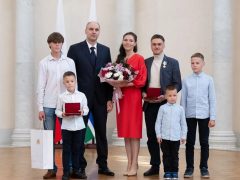 <strong>ДОКТРИНА БОЛЬШИХ СЕМЕЙ: КАК СРЕДНИЙ УРАЛ БУДЕТ ПОДДЕРЖИВАТЬ РОЖДАЕМОСТЬ С 2027 ГОДА</strong>
