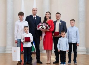 <strong>ДОКТРИНА БОЛЬШИХ СЕМЕЙ: КАК СРЕДНИЙ УРАЛ БУДЕТ ПОДДЕРЖИВАТЬ РОЖДАЕМОСТЬ С 2027 ГОДА</strong>