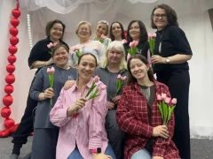 <strong>ДАРИТЕ ЖЕНЩИНАМ ЦВЕТЫ!</strong>