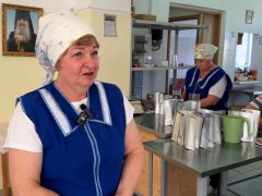 Поддерживают теплом своих сердец