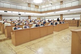 <strong>Законодательное собрание Свердловской области стало площадкой для изучения и обмена лучшими практиками в сфере обеспечения жителей лекарствами </strong>